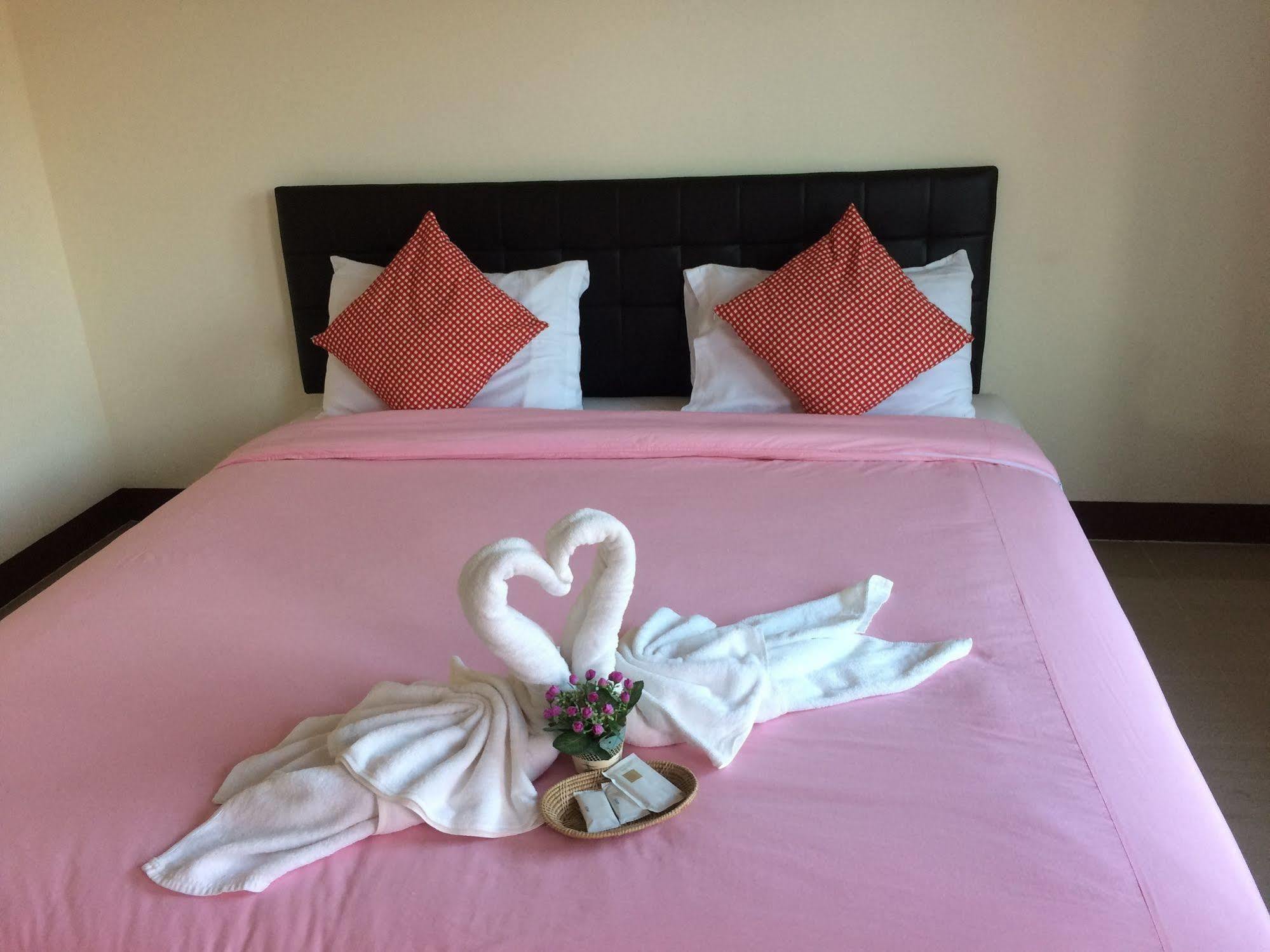 Thana Ville Resort Mae Sot Ngoại thất bức ảnh