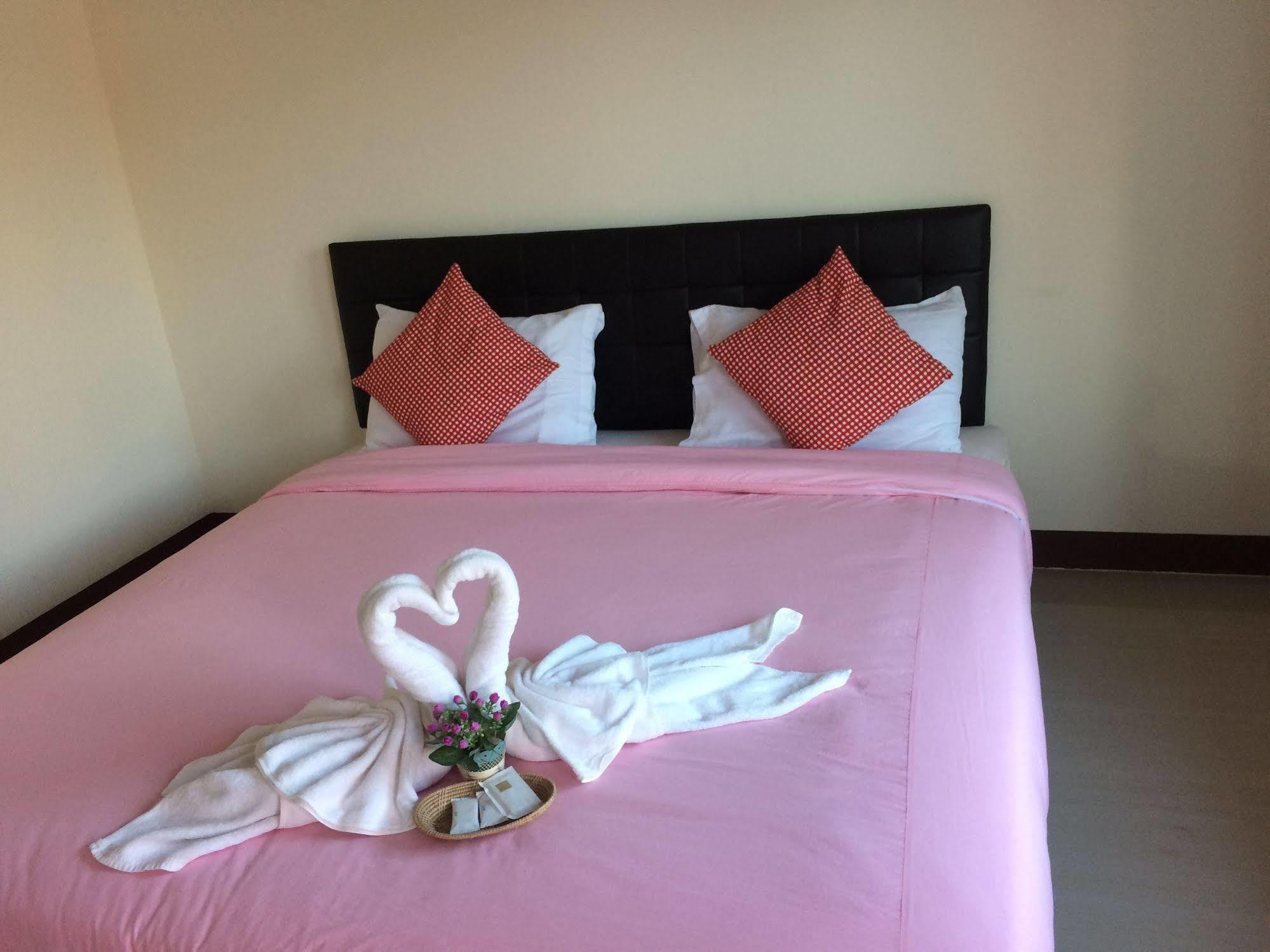 Thana Ville Resort Mae Sot Ngoại thất bức ảnh
