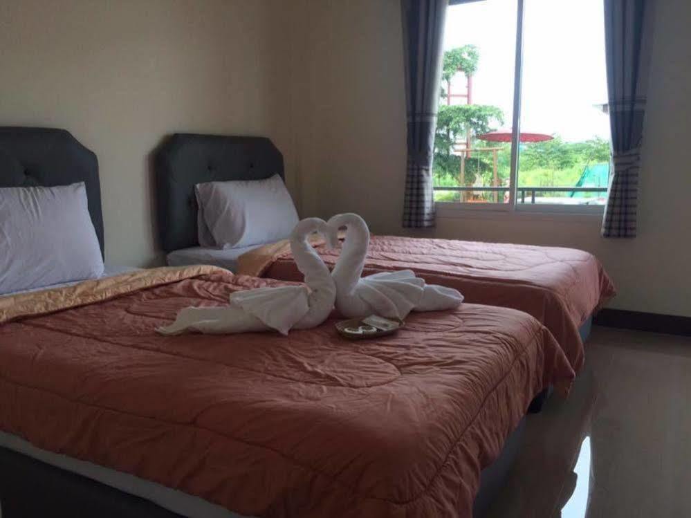 Thana Ville Resort Mae Sot Ngoại thất bức ảnh